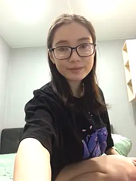 Snapshot of Milka23 chatting on 02/14/25, 06:08 Milka23 online show from 02/14/25, 06:08