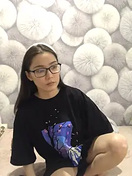 Snapshot of Milka23 chatting on 03/02/25, 05:04 Milka23 online show from 03/02/25, 05:04