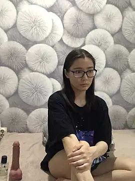 Snapshot of Milka23 chatting on 03/02/25, 08:07 Milka23 online show from 03/02/25, 08:07