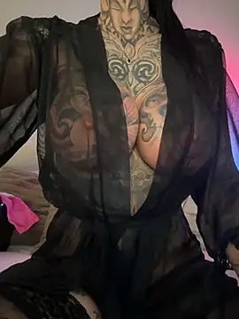 Snapshot of MeganWitch chatting on 06/17/26, 04:59 MeganWitch online show from 06/17/26, 04:59