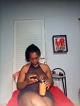 Luhma hot online show from 12/04/24, 01:03