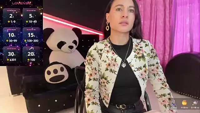 Coral Gibson online show from 10/09/25, 12:25