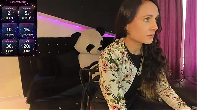 Coral Gibson online show from 11/28/25, 01:36