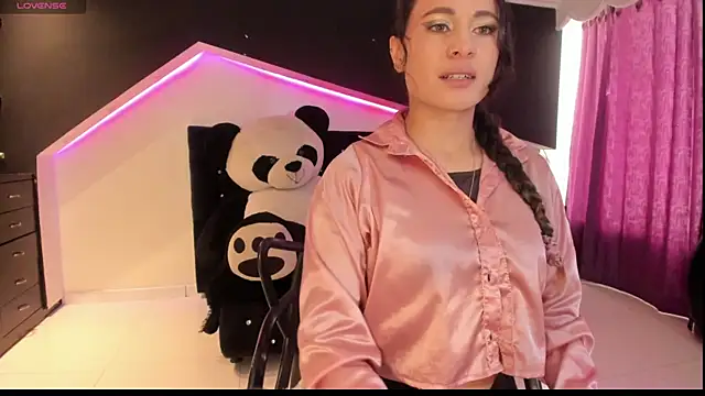 Coral Gibson online show from 12/14/25, 01:27