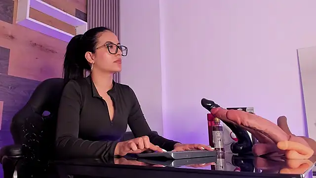 Ellaochoa online show from 09/22/25, 11:45