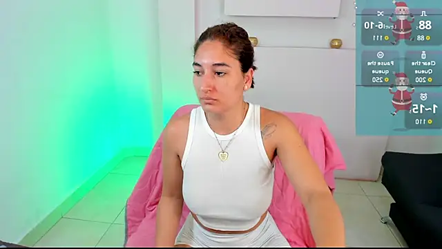 Snapshot of ScarlettWet9 chatting on 12/12/24, 04:04 ScarlettWet9 online show from 12/12/24, 04:04