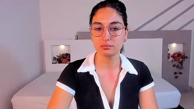 Snapshot of ScarlettWet9 chatting on 11/03/25, 11:33 ScarlettWet9 online show from 11/03/25, 11:33