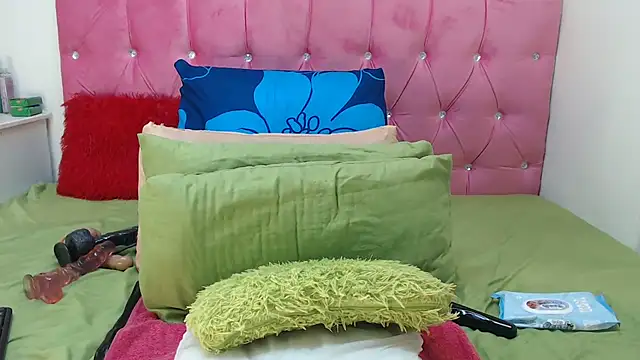 Snapshot of Hotty-boobsxxx chatting on 02/17/25, 04:48 Hotty-boobsxxx online show from 02/17/25, 04:48