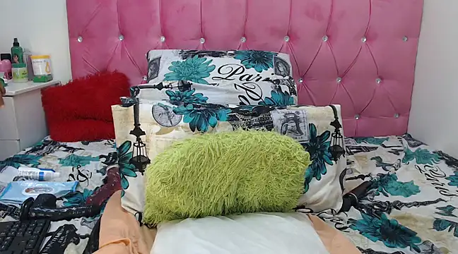 Snapshot of Hotty-boobsxxx chatting on 02/19/25, 02:44 Hotty-boobsxxx online show from 02/19/25, 02:44