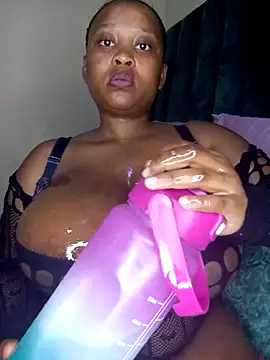 Hotty-boobsxxx online show from 11/05/25, 10:10