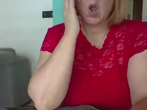 Snapshot of Sandcoq chatting on 12/13/24, 03:00 Sandcoq online show from 12/13/24, 03:00