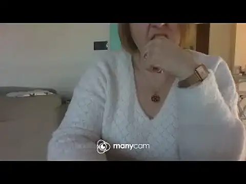 Snapshot of Sandcoq chatting on 02/18/25, 11:55 Sandcoq online show from 02/18/25, 11:55