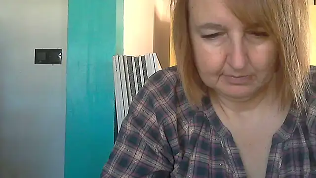 Snapshot of Sandcoq chatting on 10/16/25, 11:11 Sandcoq online show from 10/16/25, 11:11