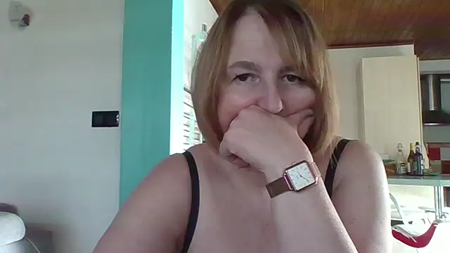 Snapshot of Sandcoq chatting on 03/05/26, 01:40 Sandcoq online show from 03/05/26, 01:40