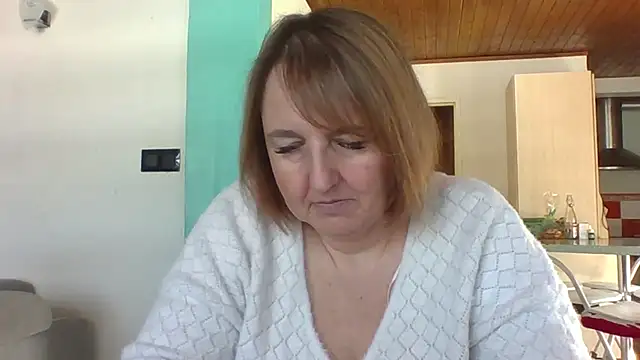 Snapshot of Sandcoq chatting on 03/17/26, 12:19 Sandcoq online show from 03/17/26, 12:19