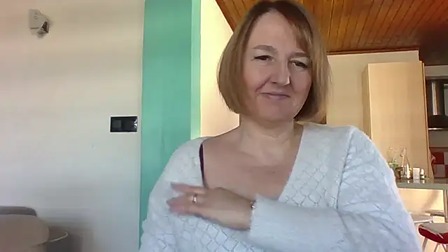 Snapshot of Sandcoq chatting on 03/18/26, 10:07 Sandcoq online show from 03/18/26, 10:07