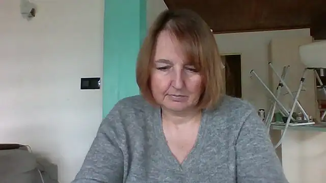 Snapshot of Sandcoq chatting on 03/23/26, 01:37 Sandcoq online show from 03/23/26, 01:37