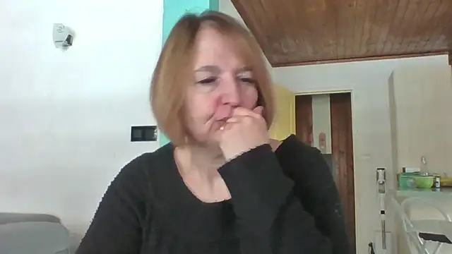 Snapshot of Sandcoq chatting on 03/31/26, 09:10 Sandcoq online show from 03/31/26, 09:10