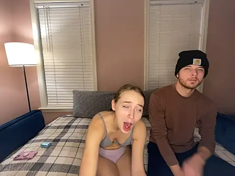 Snapshot of Maxinebabyyy chatting on 01/04/25, 02:35 Maxinebabyyy online show from 01/04/25, 02:35