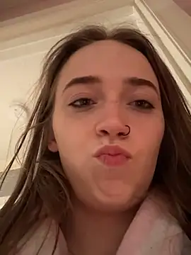 Snapshot of Maxinebabyyy chatting on 03/01/25, 03:16 Maxinebabyyy online show from 03/01/25, 03:16