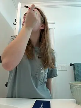 Snapshot of Maxinebabyyy chatting on 03/15/25, 02:23 Maxinebabyyy online show from 03/15/25, 02:23