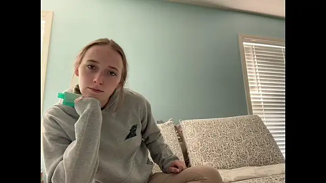 Snapshot of Maxinebabyyy chatting on 09/19/25, 06:30 Maxinebabyyy online show from 09/19/25, 06:30