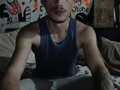 roystonee01 online show from 09/28/25, 09:58