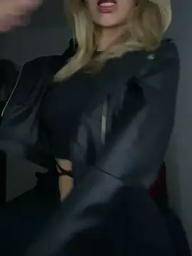 Carolinen online show from 02/08/25, 04:25