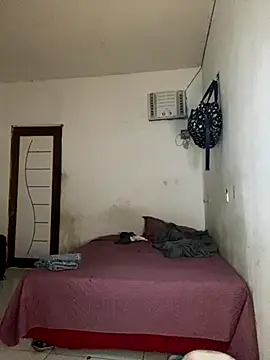 Carolinen online show from 12/17/25, 03:51