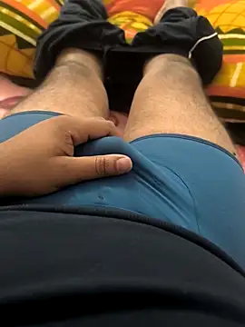 rana9639 1 online show from 12/17/24, 12:54