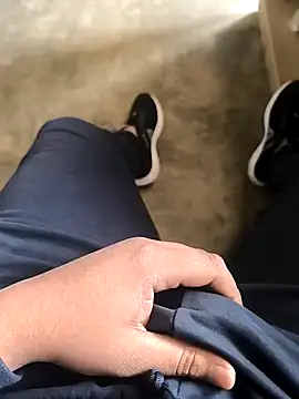 rana9639 1 online show from 02/11/25, 05:26