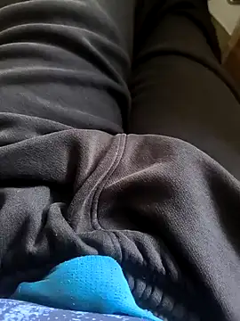 rana9639 1 online show from 02/14/25, 03:33