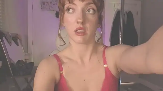 Snapshot of foxxyyyred chatting on 03/23/26, 05:00 foxxyyyred online show from 03/23/26, 05:00