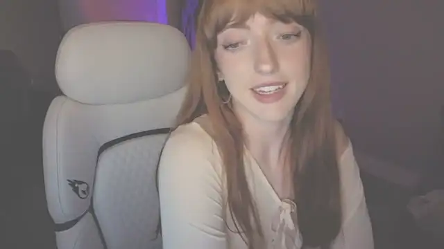 Snapshot of foxxyyyred chatting on 06/09/26, 08:37 foxxyyyred online show from 06/09/26, 08:37