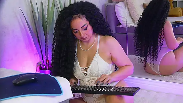 anissia teaser online show from 11/30/25, 06:39