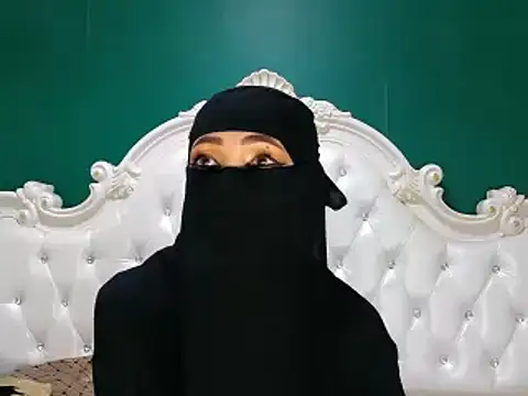 Snapshot of Hajar_Kar chatting on 03/04/25, 08:02 Hajar Kar online show from 03/04/25, 08:02