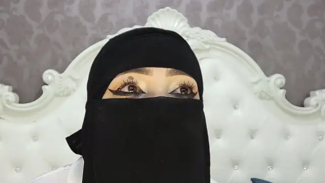 Snapshot of Hajar_Kar chatting on 06/19/26, 05:34 Hajar Kar online show from 06/19/26, 05:34