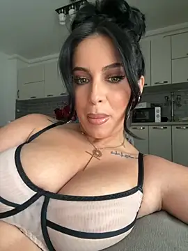 Snapshot of melissablack chatting on 09/09/25, 11:32 melissablack online show from 09/09/25, 11:32