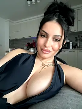 Snapshot of melissablack chatting on 10/20/25, 11:21 melissablack online show from 10/20/25, 11:21