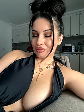 Snapshot of melissablack chatting on 10/28/25, 07:56 melissablack online show from 10/28/25, 07:56