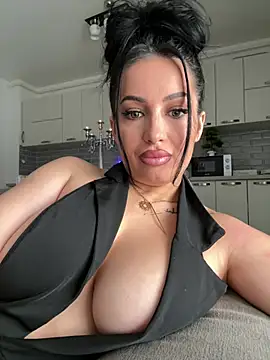 Snapshot of melissablack chatting on 01/13/26, 08:19 melissablack online show from 01/13/26, 08:19