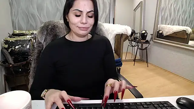 Snapshot of Sara_Poison chatting on 02/05/26, 03:44 Sara Poison online show from 02/05/26, 03:44