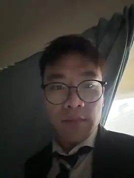 Snapshot of ex199212 chatting on 12/16/24, 11:07 ex199212 online show from 12/16/24, 11:07