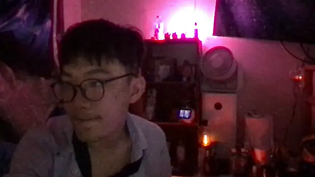 Snapshot of ex199212 chatting on 03/10/25, 10:48 ex199212 online show from 03/10/25, 10:48