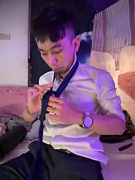 Snapshot of ex199212 chatting on 03/12/25, 04:35 ex199212 online show from 03/12/25, 04:35