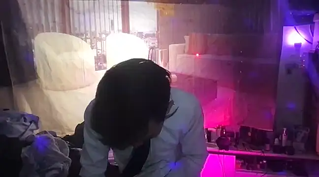 Snapshot of ex199212 chatting on 03/20/25, 03:23 ex199212 online show from 03/20/25, 03:23