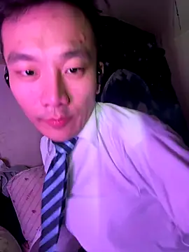 Snapshot of ex199212 chatting on 09/10/25, 05:13 ex199212 online show from 09/10/25, 05:13