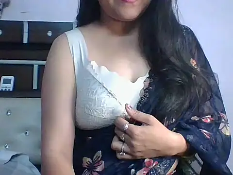 Snapshot of santurmom chatting on 04/12/26, 06:35 santurmom online show from 04/12/26, 06:35