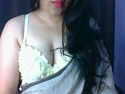 Snapshot of santurmom chatting on 04/14/26, 06:14 santurmom online show from 04/14/26, 06:14