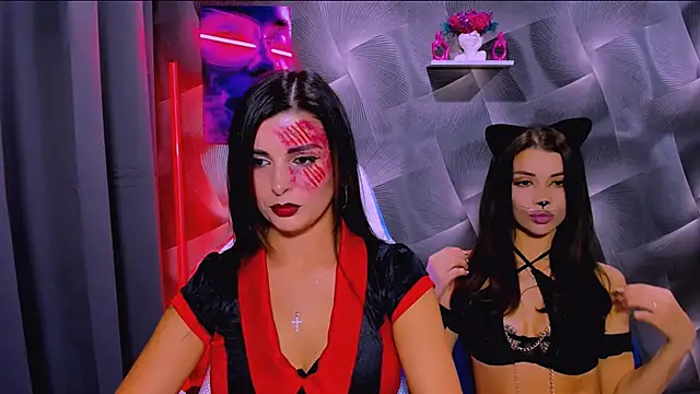 Snapshot of KayWuds chatting on 10/31/25, 05:14 KayWuds online show from 10/31/25, 05:14